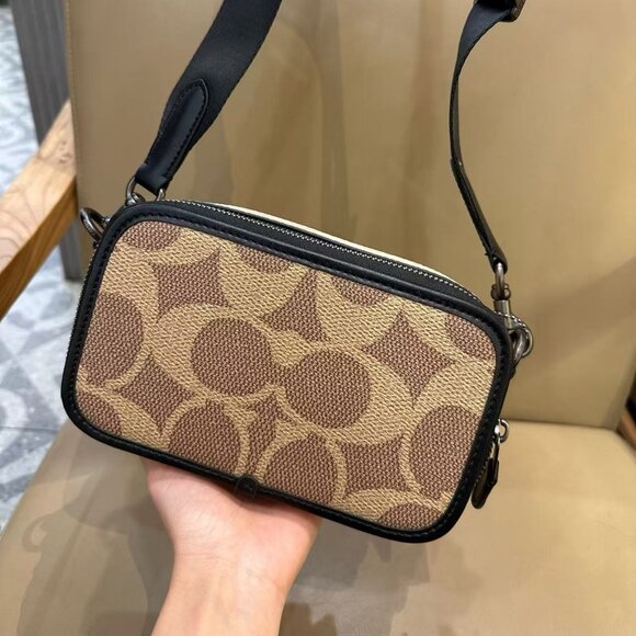 COACH Monogram Men's WYATT Crossbody Camera Bag, size 19.5 × 11.5 × 6.5cm - Picture 8 of 9